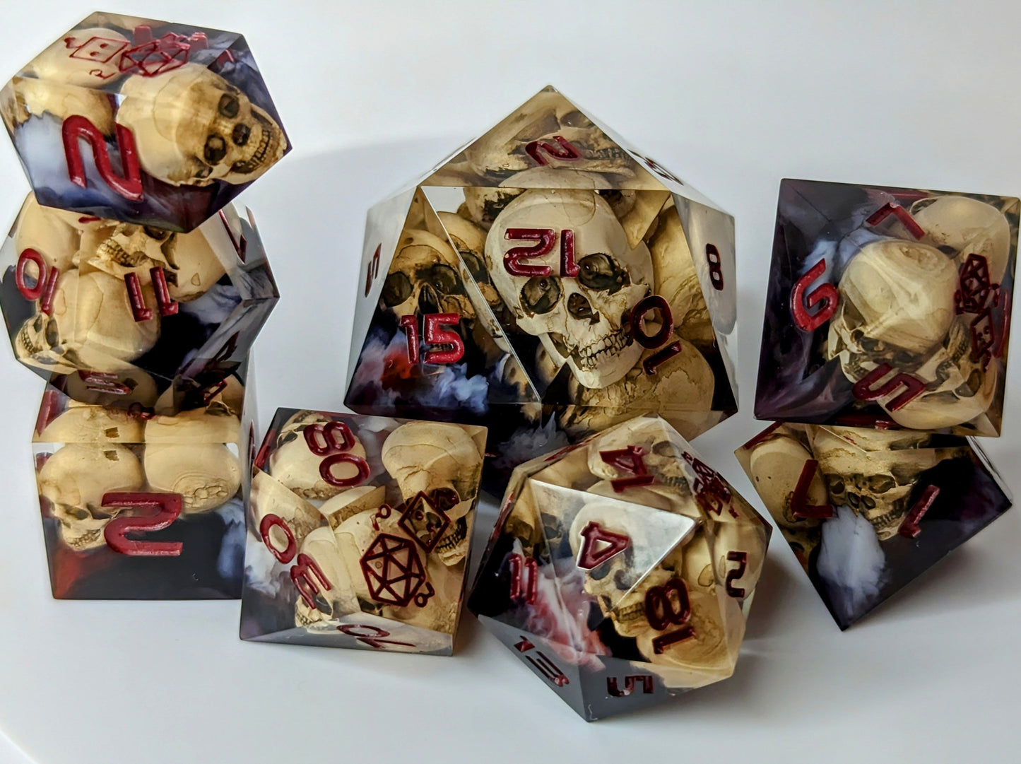 Jumbo D20 Custom Dice Warlock Skull - Custom made resin dice for D&D and Roleplaying - Chonk D20 Sharp Edge Die