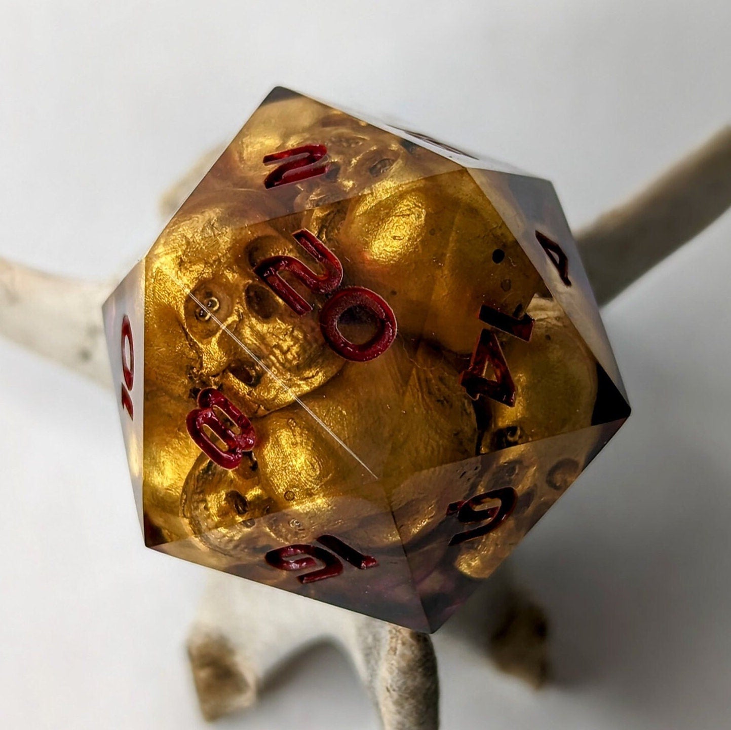 Jumbo D20 Custom Cursed Idol Golden Skull Dice - Custom made resin dice for D&D and Roleplaying - Chonk D20 Sharp Edge Die