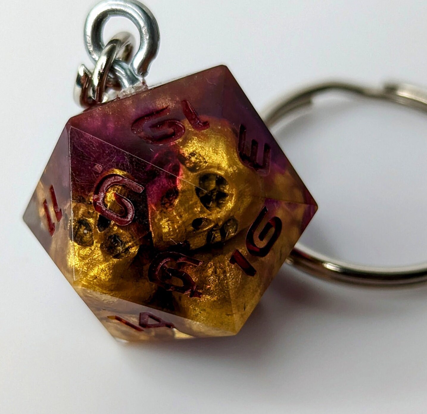 Gold Skull Dice D20 Keychain