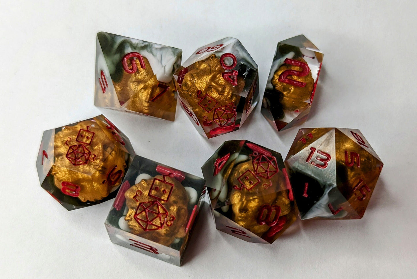 Dice Set Custom - Exalted Orb Path of  Exile - Handmade resin dice for D&D and Roleplaying - Set of 7 polyhedral sharp edge dice