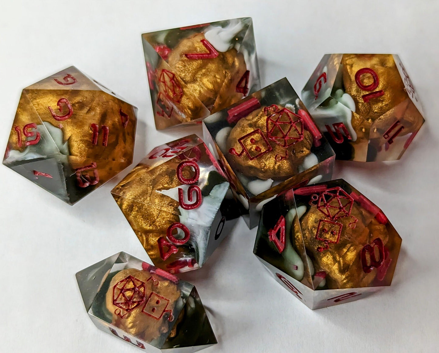 Dice Set Custom - Exalted Orb Path of  Exile - Handmade resin dice for D&D and Roleplaying - Set of 7 polyhedral sharp edge dice