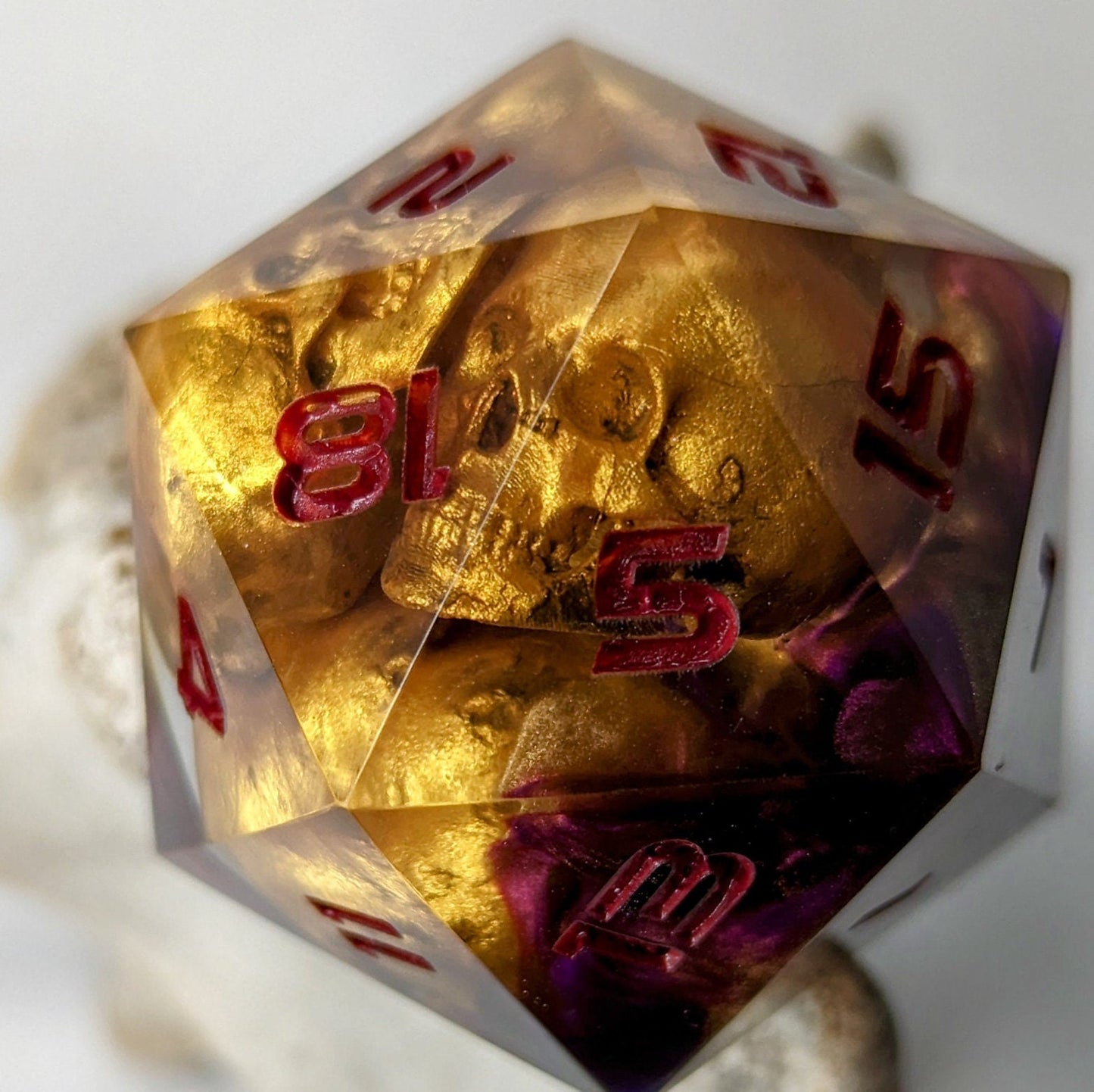 Jumbo D20 Custom Cursed Idol Golden Skull Dice - Custom made resin dice for D&D and Roleplaying - Chonk D20 Sharp Edge Die