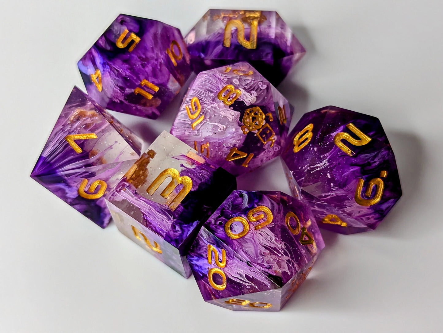 Dice Set Custom - Purple Drip Petri - Handmade resin dice for D&D and Roleplaying - Set of 7 polyhedral sharp edge dice