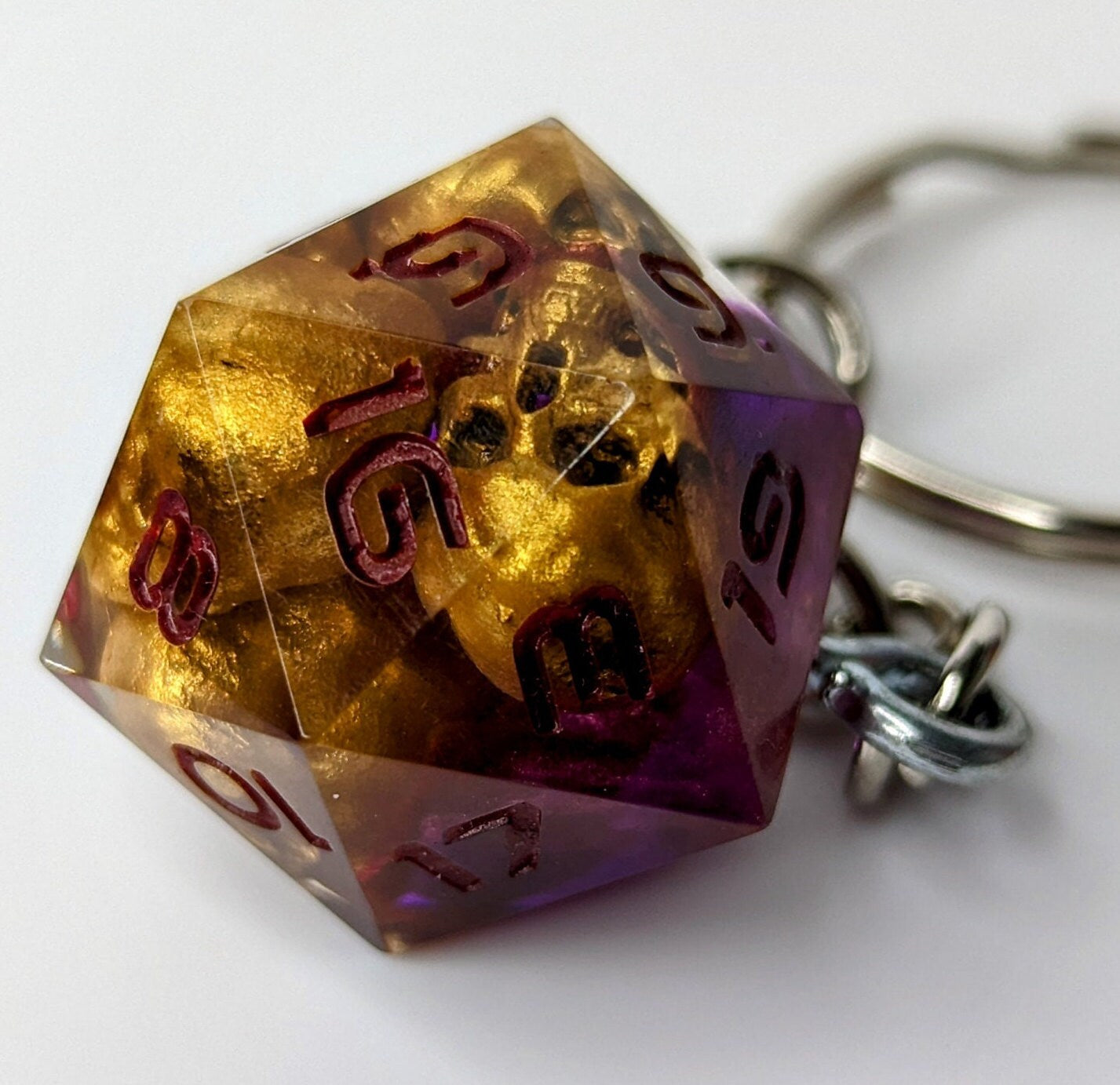 Gold Skull Dice D20 Keychain